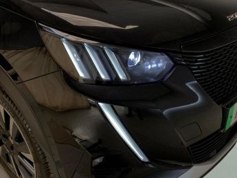 Peugeot E-2008 50kWh GT Premium (136 ps) - REVERSE CAM - ALCANTARA - NAV