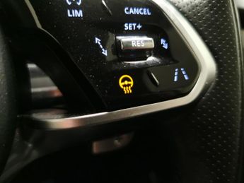 Jaguar F-PACE 2.0 D200 MHEV R-Dynamic S AWD (204 ps) - HEATED STEERING - WIFI