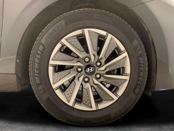 Hyundai Ioniq 38.3kWh Premium SE (136 ps) - REVERSE CAM - NAV - HEATED SEATS