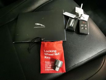 Jaguar F-PACE 2.0 D200 MHEV R-Dynamic S AWD (204 ps) - HEATED STEERING - WIFI