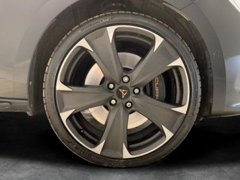 Cupra Leon 1.4 eHybrid 12.8kWh First Edition Plug-in DSG (245 ps) - LED - R