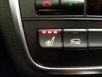 Mercedes-Benz GLA 2.1 GLA220 CDI AMG Line 7G-DCT 4MATIC (170 ps) - CLIMATE CONTROL