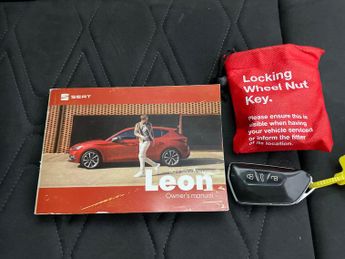 Seat Leon 1.4 eHybrid 12.8kWh XCELLENCE Plug-in DSG (204 ps) - LED - HEATE