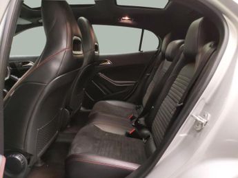 Mercedes-Benz GLA 2.1 GLA220 CDI AMG Line 7G-DCT 4MATIC (170 ps) - CLIMATE CONTROL