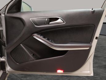 Mercedes-Benz GLA 2.1 GLA220 CDI AMG Line 7G-DCT 4MATIC (170 ps) - CLIMATE CONTROL