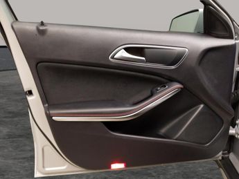 Mercedes-Benz GLA 2.1 GLA220 CDI AMG Line 7G-DCT 4MATIC (170 ps) - CLIMATE CONTROL