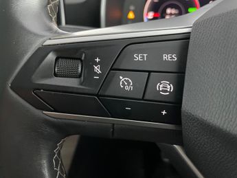Seat Leon 1.4 eHybrid 12.8kWh XCELLENCE Plug-in DSG (204 ps) - LED - HEATE