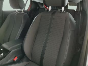 Peugeot E-208 50kWh Allure Premium (7kW Charger) (136 ps) - REVERSE CAM - NAV 