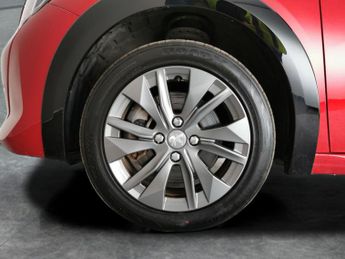 Peugeot E-208 50kWh Allure Premium (7kW Charger) (136 ps) - REVERSE CAM - NAV 