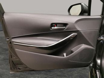 Toyota Corolla 1.8 VVT-h GPF Design CVT (122 ps) - LED - REVERSE CAM - NAV