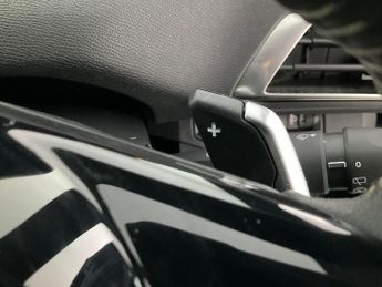 Peugeot 3008 1.6 12.4kWh Allure Plug-in e-EAT (180 ps) - REVERSE CAM - NAV - 