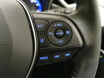 Toyota Corolla 1.8 VVT-h GPF Design CVT (122 ps) - LED - REVERSE CAM - NAV