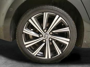 Toyota Corolla 1.8 VVT-h GPF Design CVT (122 ps) - LED - REVERSE CAM - NAV