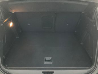 Peugeot 3008 1.6 12.4kWh Allure Plug-in e-EAT (180 ps) - REVERSE CAM - NAV - 