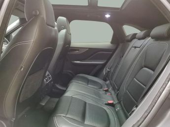Jaguar F-PACE 3.0 D300 V6 S AWD (300 ps) - MERIDIAN AUDIO - NAV - HEATED SEATS