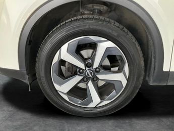 Nissan Qashqai 1.3 DIG-T MHEV N-Connecta XTRON 4WD (158 ps) - 360 CAM - LED - R