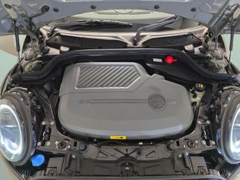 Mini Electric Hatch Cooper SE 32.6kWh Level 3 (184 ps) - 17IN ALLOYS - PAN ROOF - HK