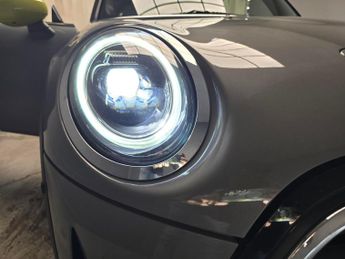 Mini Electric Hatch Cooper SE 32.6kWh Level 3 (184 ps) - REVERSE CAM - HEATED SEATS