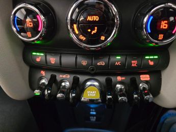 Mini Electric Hatch Cooper SE 32.6kWh Level 3 (184 ps) - REVERSE CAM - HEATED SEATS