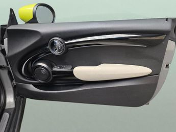 Mini Electric Hatch Cooper SE 32.6kWh Level 3 (184 ps) - 17IN ALLOYS - PAN ROOF - HK