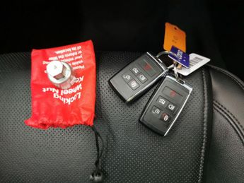 Jaguar XE 2.0 D180 S (180 ps) - AUTO HEADLIGHTS - POWER CHILD LOCKS - ISOF