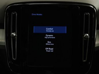 Volvo XC40 1.5 T3 Momentum (163 ps) - AUTO PARK - LED - LANE DEPARTURE