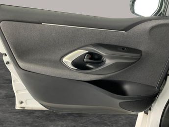 Toyota Yaris 1.5 VVT-h Design E-CVT (116 ps) - BLUETOOTH - DRIVING MODES - DI