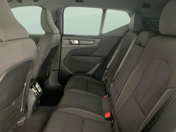 Volvo XC40 Recharge 69kWh Core (231 ps) - 18IN ALLOYS - DIGITAL CLIMATE CON