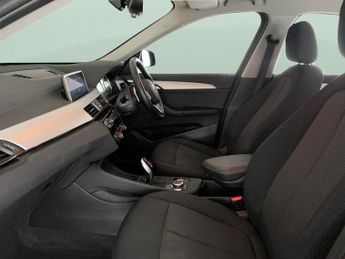 BMW X1 2.0 18d SE sDrive (150 ps) - NAV - BLUETOOTH - CRUISE