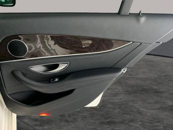 Mercedes-Benz E Class 2.0 E300de 13.5kWh AMG Line Edition Plug-in G-Tronic+ (306 ps) -