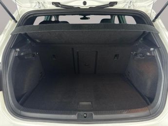 Volkswagen Golf 2.0 TDI R-Line DSG (150 ps) - ADAPT CRUISE - NAV - CARPLAY