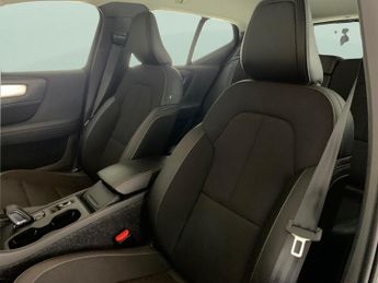 Volvo XC40 1.5 T3 Momentum (163 ps) - AUTO PARK - LED - LANE DEPARTURE