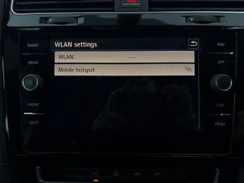 Volkswagen Golf 2.0 TDI R-Line DSG (150 ps) - ADAPT CRUISE - NAV - CARPLAY