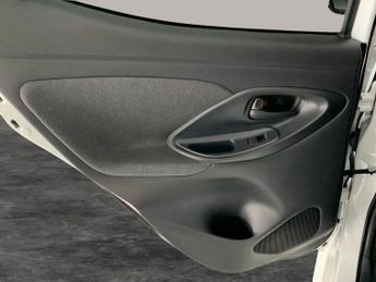 Toyota Yaris 1.5 VVT-h Design E-CVT (116 ps) - BLUETOOTH - DRIVING MODES - DI