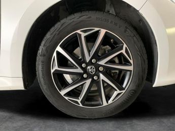 Toyota Yaris 1.5 VVT-h Design E-CVT (116 ps) - BLUETOOTH - DRIVING MODES - DI