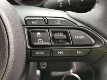 Toyota Yaris 1.5 VVT-h Design E-CVT (116 ps) - BLUETOOTH - DRIVING MODES - DI