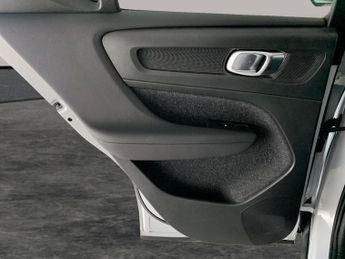 Volvo XC40 1.5 T3 Momentum (163 ps) - AUTO PARK - LED - LANE DEPARTURE