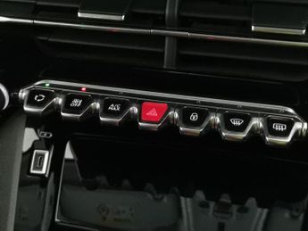 Peugeot E-2008 50kWh Allure Premium (7kW Charger) (136 ps) - REVERSE CAM - NAV 