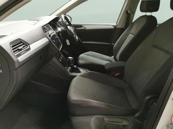 Volkswagen Tiguan 2.0 TDI SE Navigation DSG (150 ps) - BLUETOOTH - PARK SENSORS