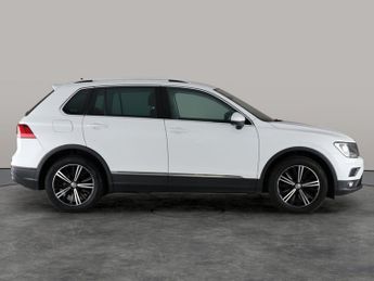 Volkswagen Tiguan 2.0 TDI SE Navigation DSG (150 ps) - BLUETOOTH - PARK SENSORS