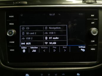 Volkswagen Tiguan 2.0 TDI SE Navigation DSG (150 ps) - BLUETOOTH - PARK SENSORS