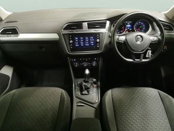 Volkswagen Tiguan 2.0 TDI SE Navigation DSG (150 ps) - BLUETOOTH - PARK SENSORS