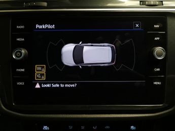 Volkswagen Tiguan 2.0 TDI SE Navigation DSG (150 ps) - BLUETOOTH - PARK SENSORS