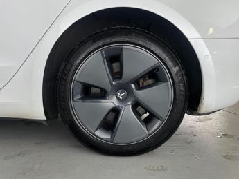 Tesla Model 3 (Dual Motor) Long Range 4WDE (346 ps) - LED - REVERSE CAM - NAV