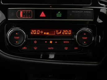 Mitsubishi Outlander 2.4h TwinMotor 13.8kWh 4h Plug-in CVT 4WD (209 ps) - HEATED STEE