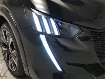 Peugeot E-208 50kWh GT (7.4kW Charger) (136 ps) - LED - REVERSE CAM - NAV