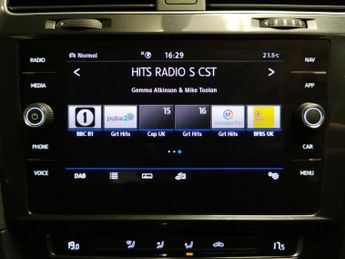 Volkswagen E-golf 35.8kWh e-Golf (136 ps) - CLIMATE CONTROL - DAB - USB AUDIO