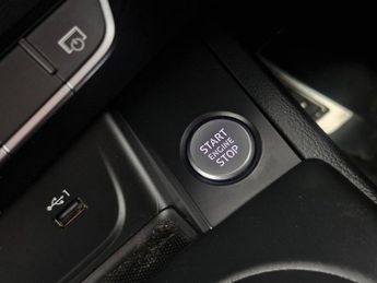 Audi A4 2.0 TDI 40 S line S Tronic quattro (190 ps) - MMI NAV PLUS - CAR