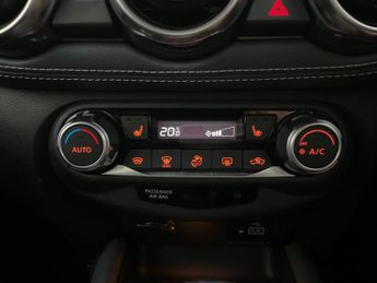Nissan Juke 1.0 DIG-T N-Connecta DCT (114 ps) - HEATED SEATS - NAV - WIFI