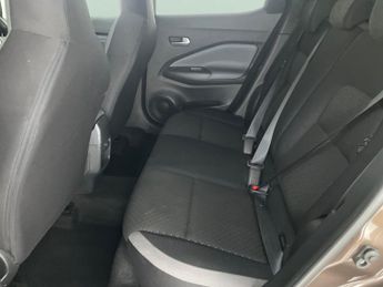 Nissan Juke 1.0 DIG-T N-Connecta DCT (114 ps) - HEATED SEATS - NAV - WIFI